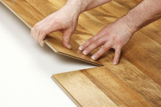 Lắp sàn nhựa hèm khóa – nhanh, gọn, chẳng rườm rà
